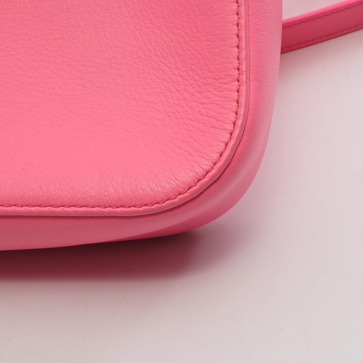 Balenciaga Everyday Camera Bag S · Leather