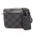 LOUIS VUITTON Trio Messenger · Damier Graphite