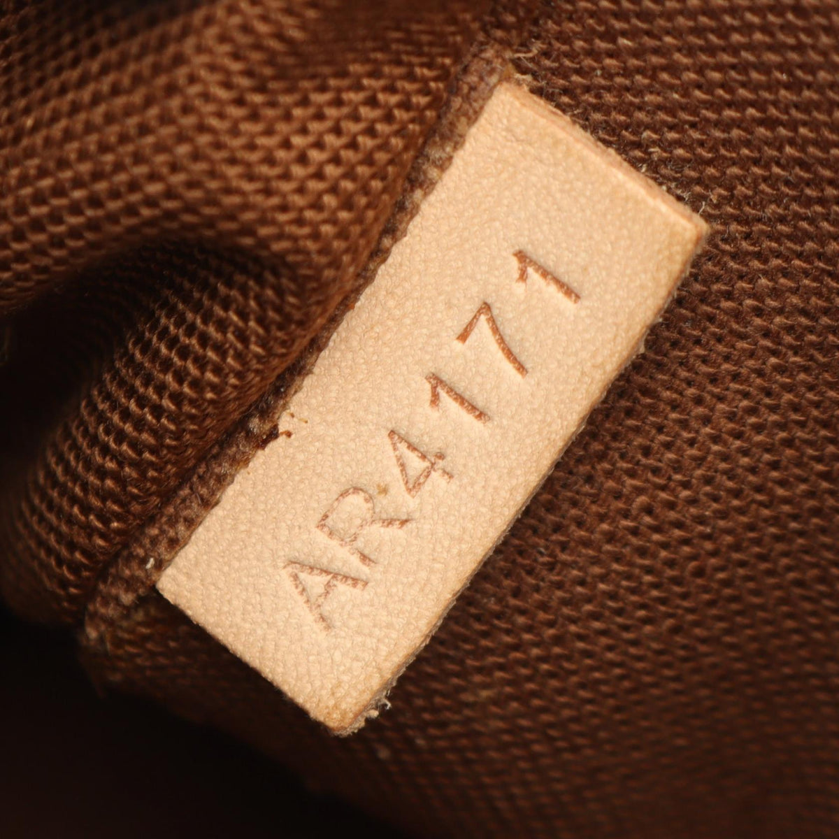 Louis Vuitton Thames PM · Monogram