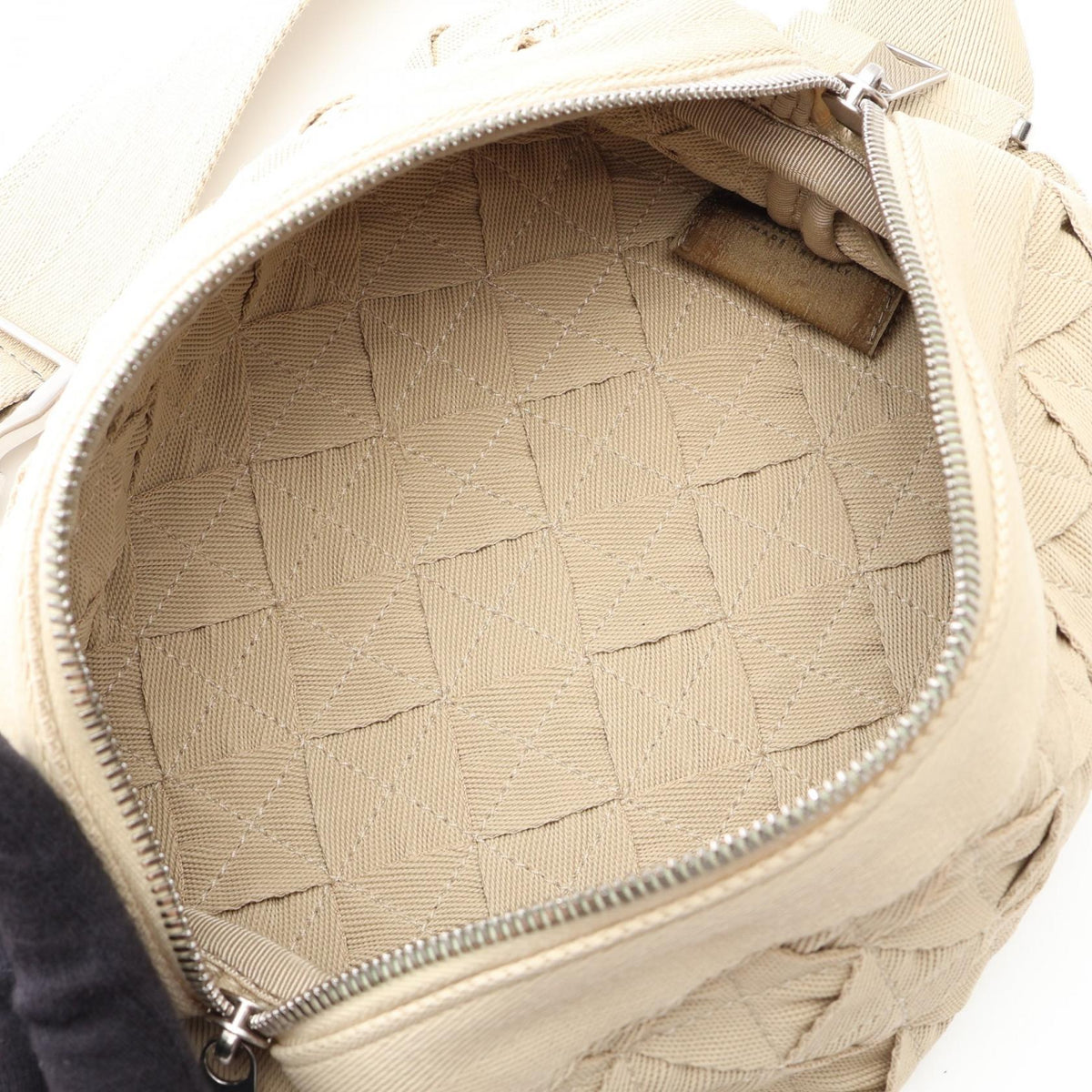 Bottega Veneta Intrecciato · Belt Bag