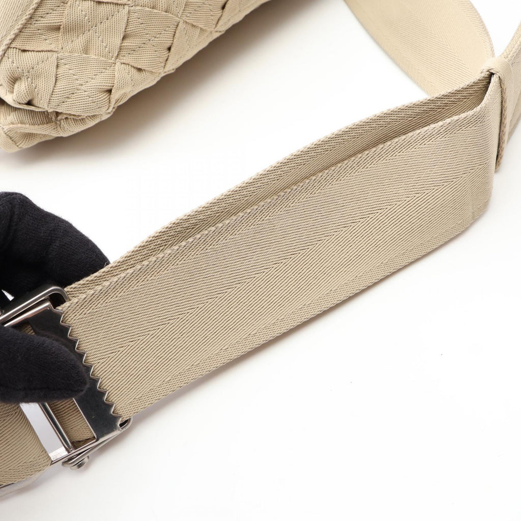 Bottega Veneta Intrecciato · Belt Bag