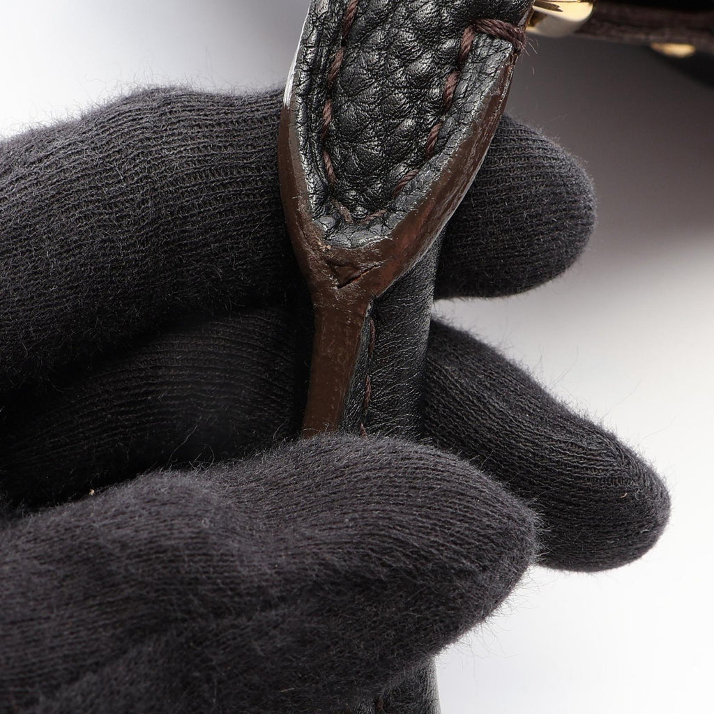 Louis Vuitton Mahina L · Leather Shoulder Bag