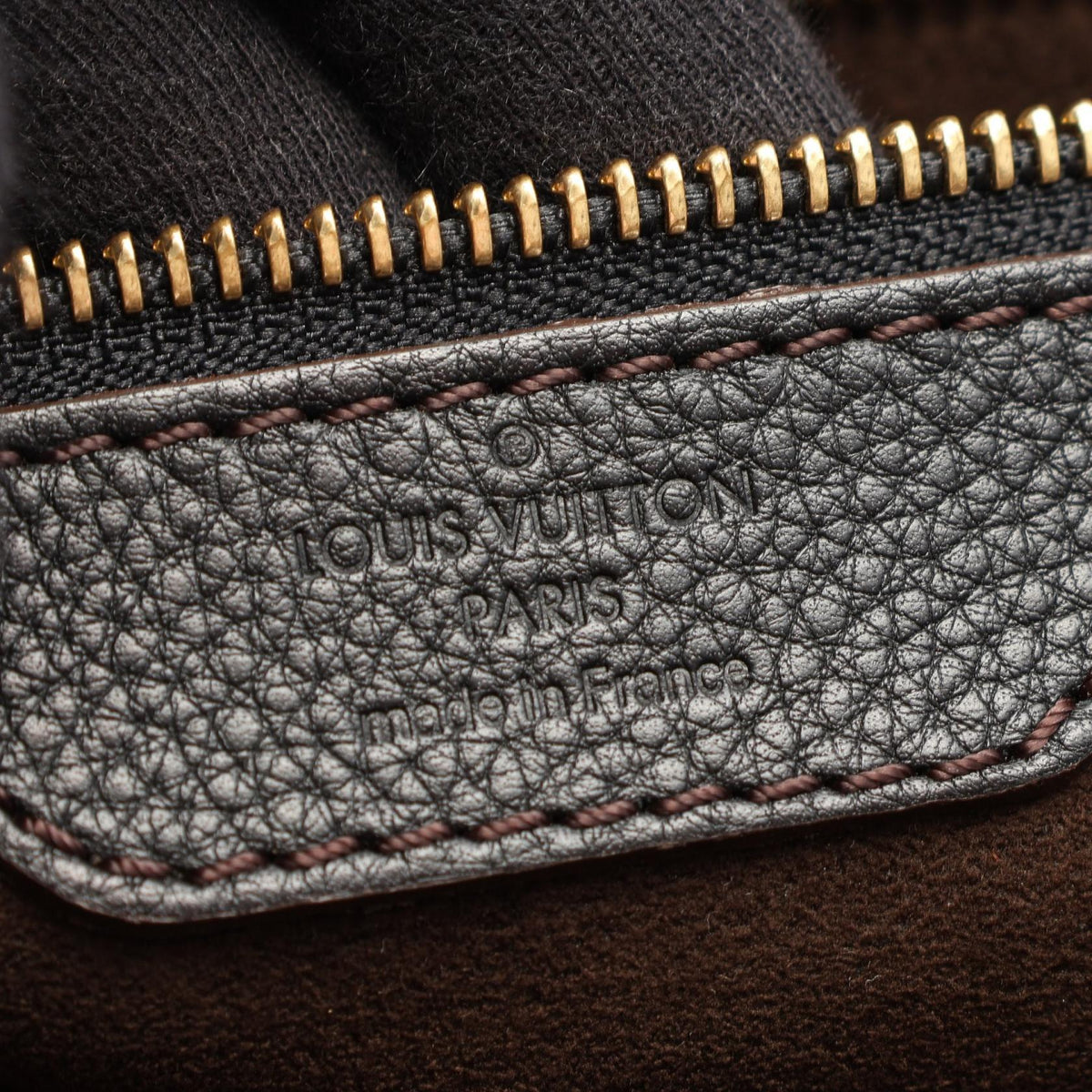 Louis Vuitton Mahina L · Leather Shoulder Bag