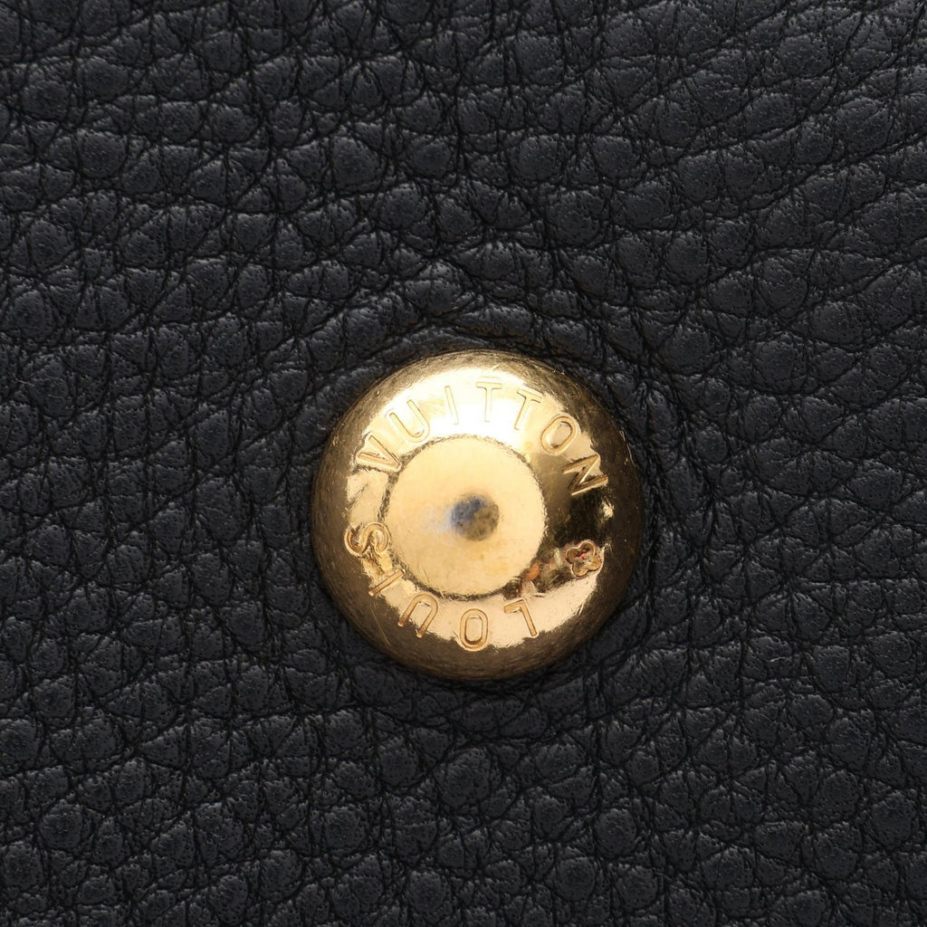 Louis Vuitton Mahina L · Leather Shoulder Bag