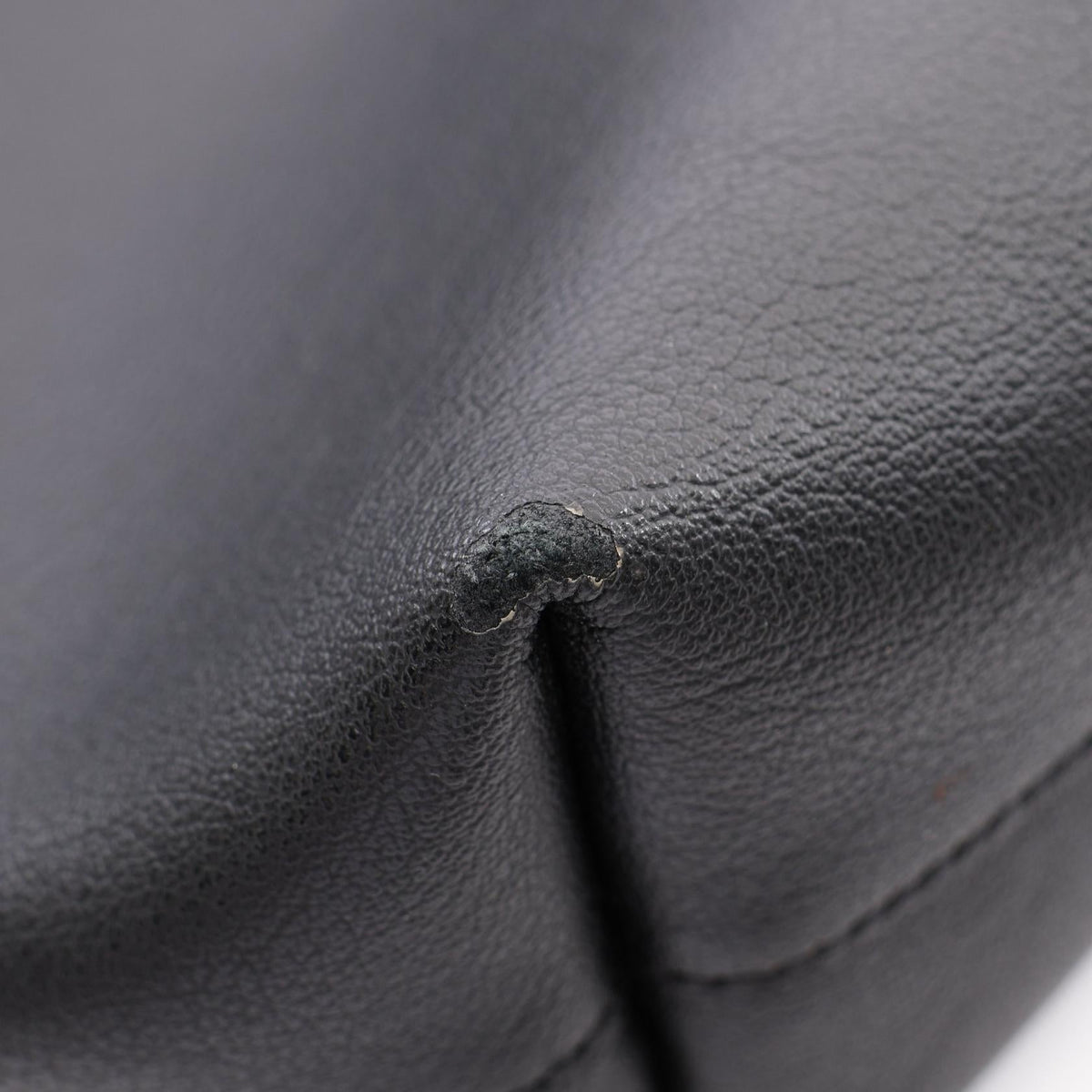 Saint Laurent Shopping Toy · Leather