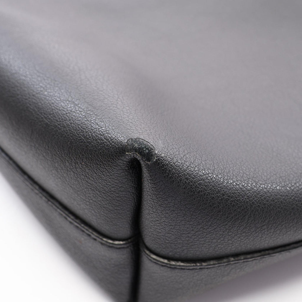 Saint Laurent Shopping Toy · Leather