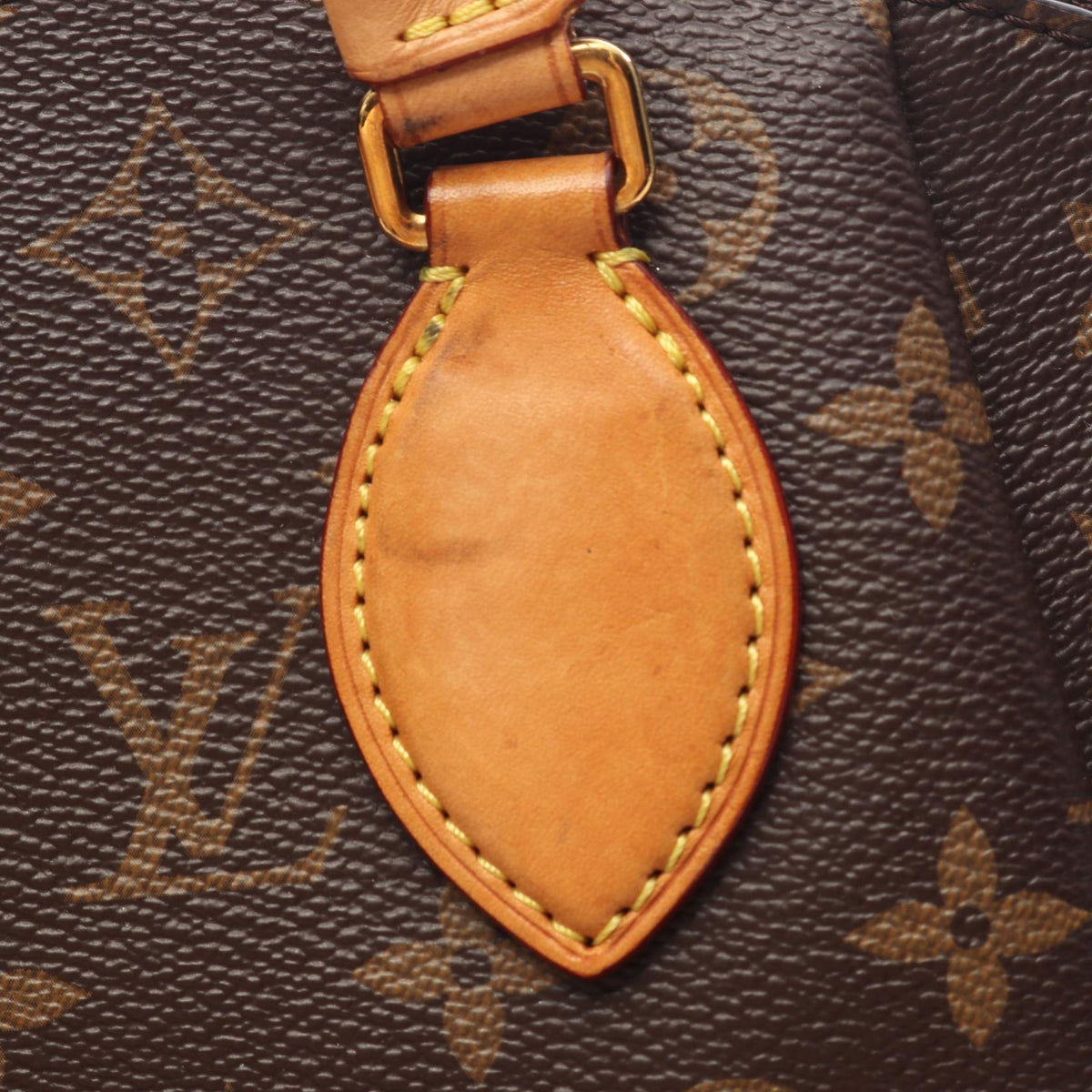 LOUIS VUITTON Rivoli MM · Monogram