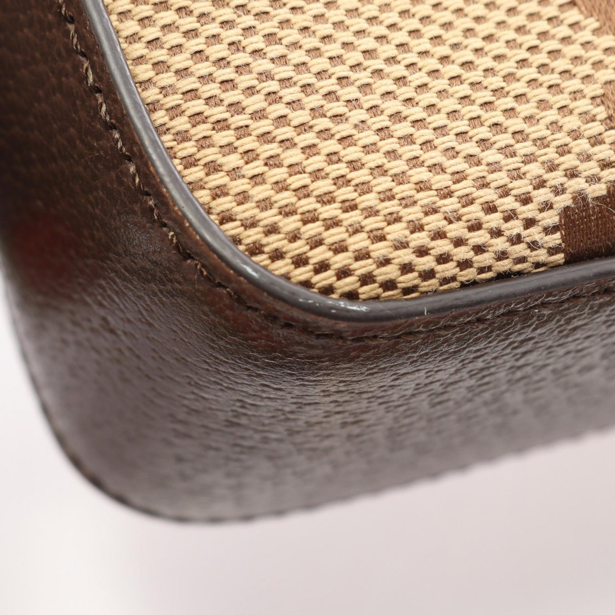 Gucci Jumbo GG · Canvas Crossbody