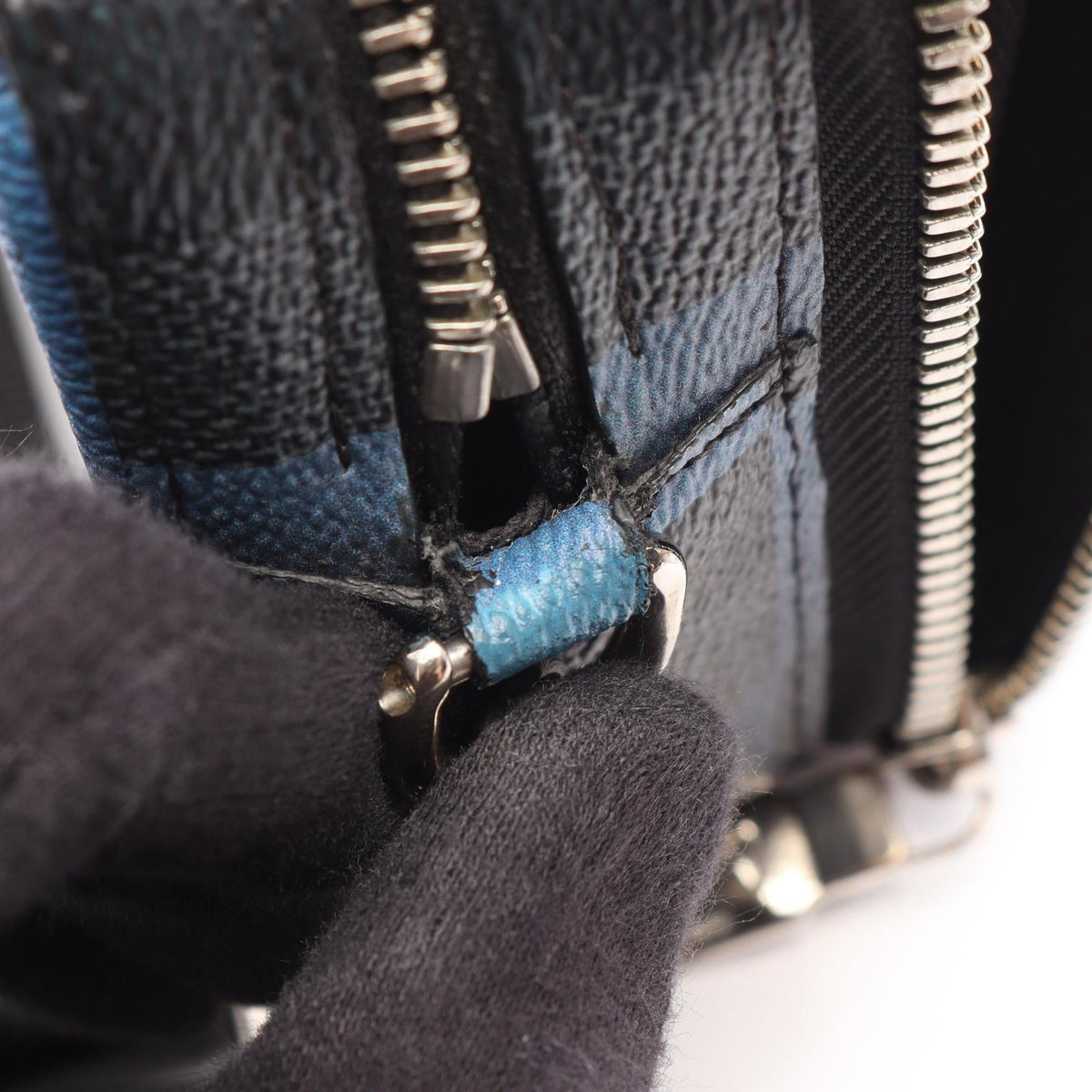 Louis Vuitton Alpha · Damier Graphite Giant