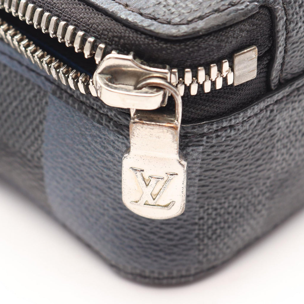 Louis Vuitton Alpha · Damier Graphite Giant