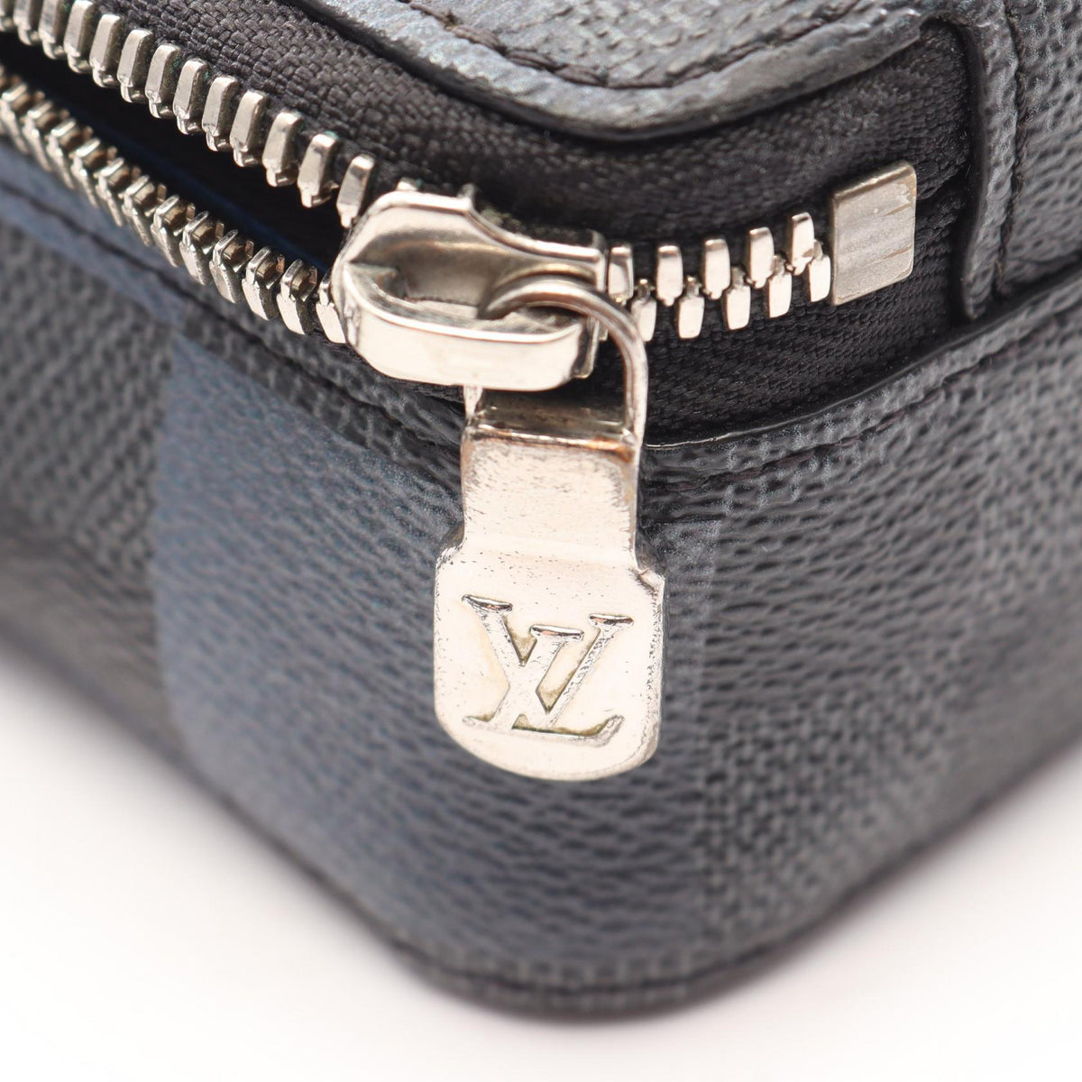 Louis Vuitton Alpha · Damier Graphite Giant