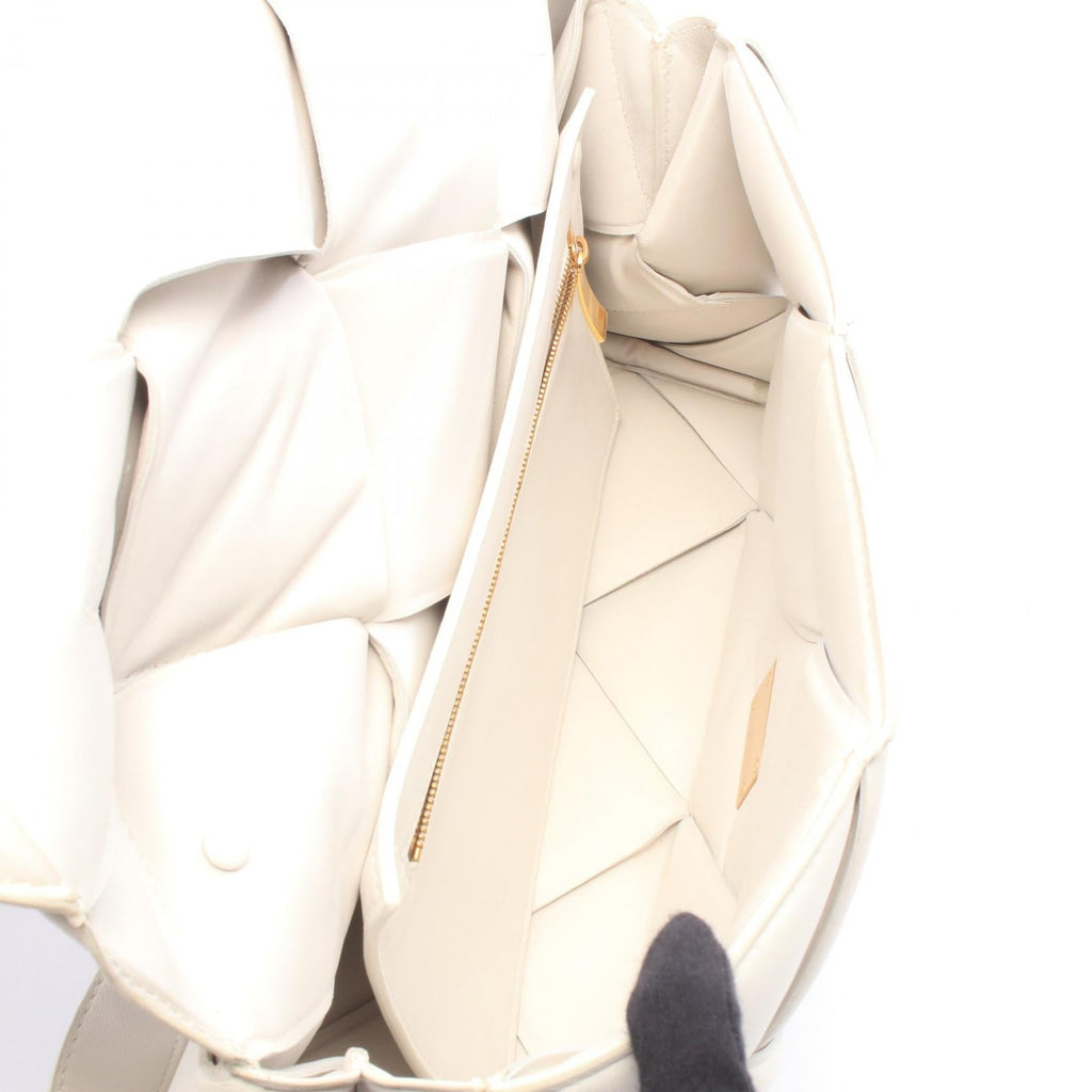 Bottega Veneta Maxi Intrecciato Padded · Lambskin