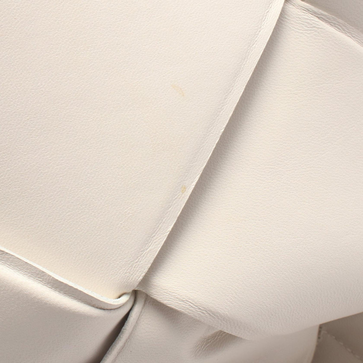 Bottega Veneta Maxi Intrecciato Padded · Lambskin