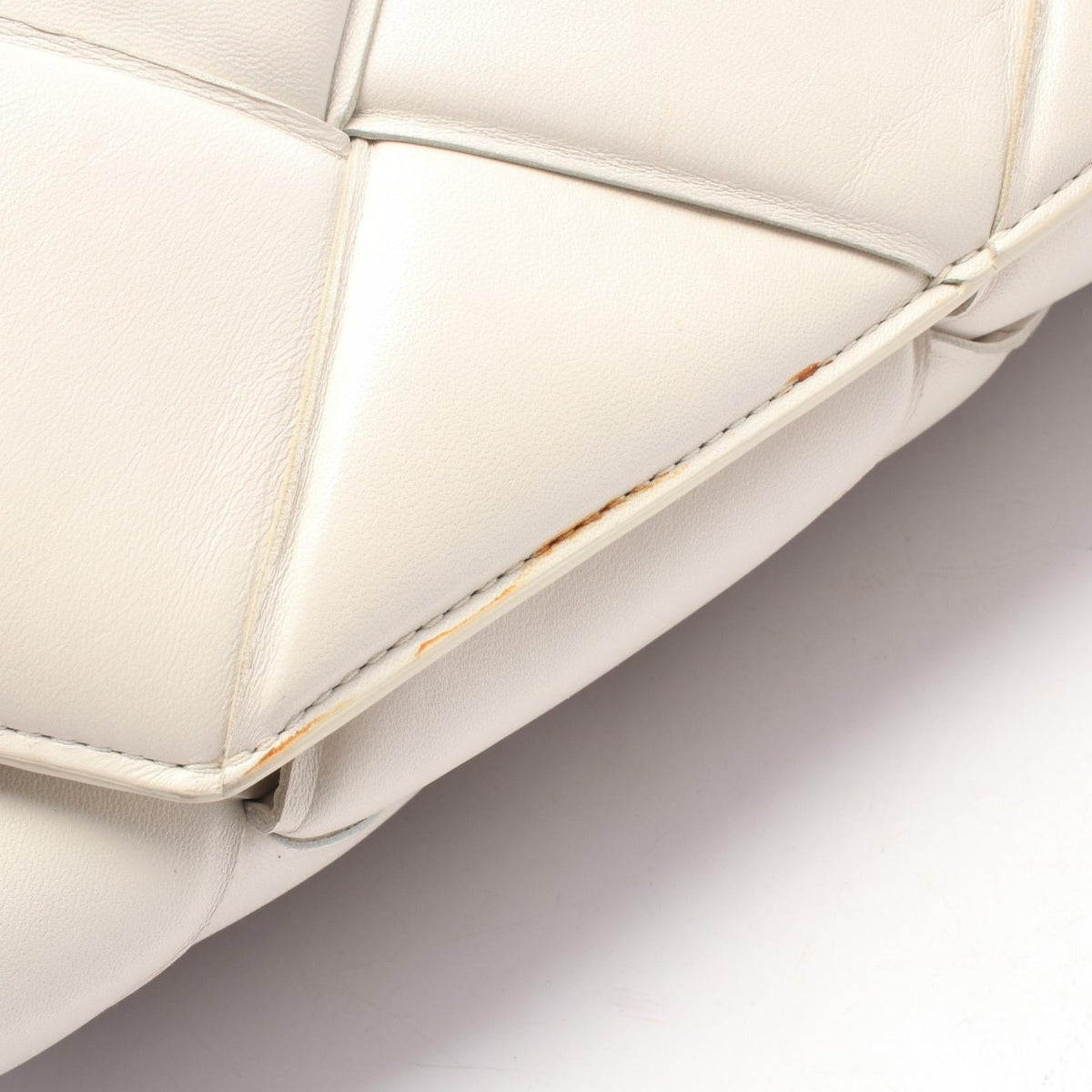 Bottega Veneta Maxi Intrecciato Padded · Lambskin