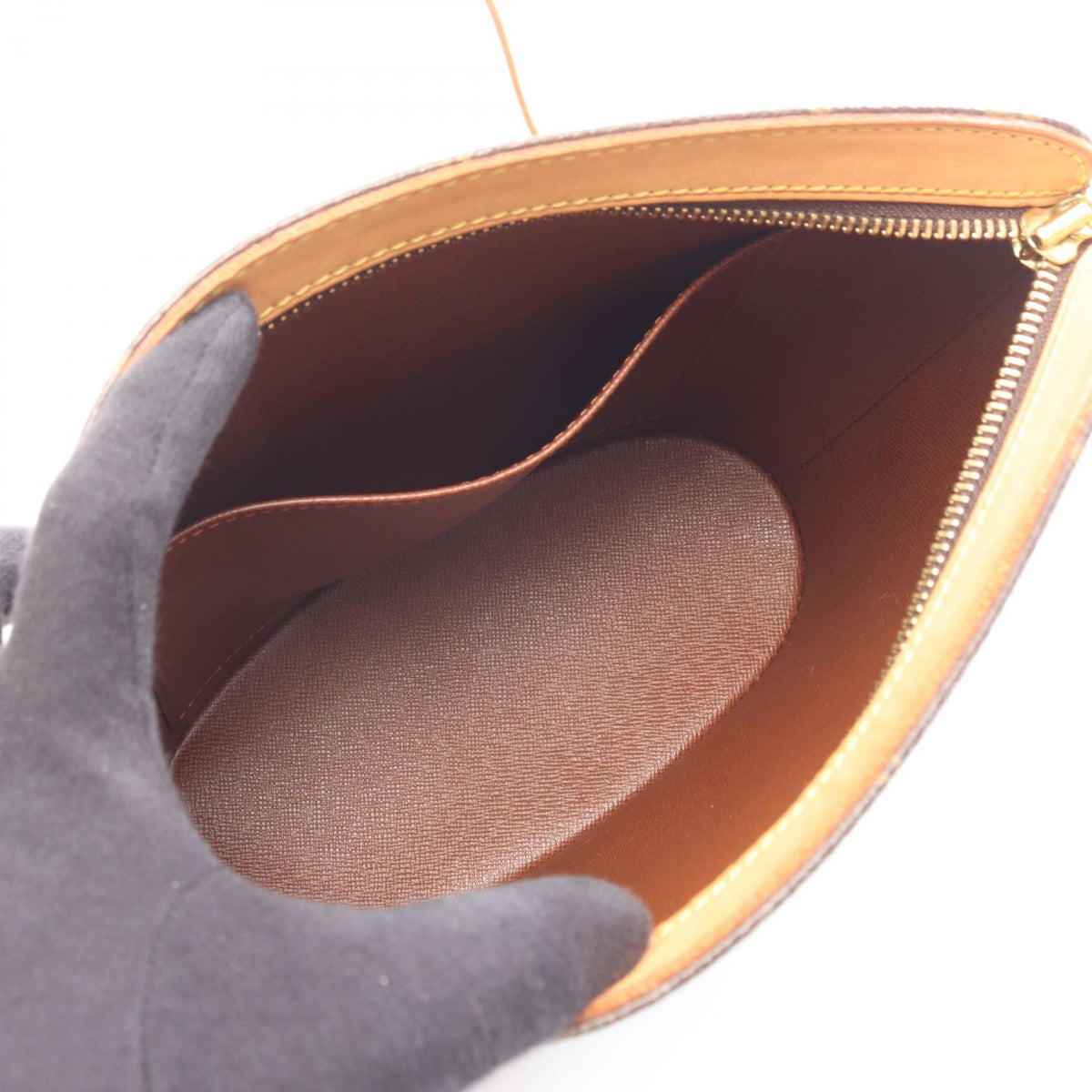 Louis Vuitton Drouo · Monogram Canvas