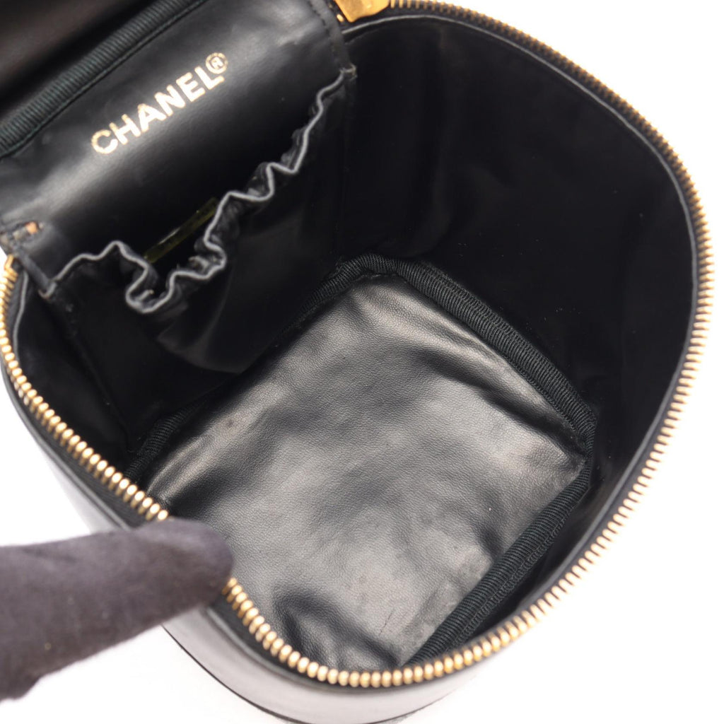 CHANEL Bicolore · Leather