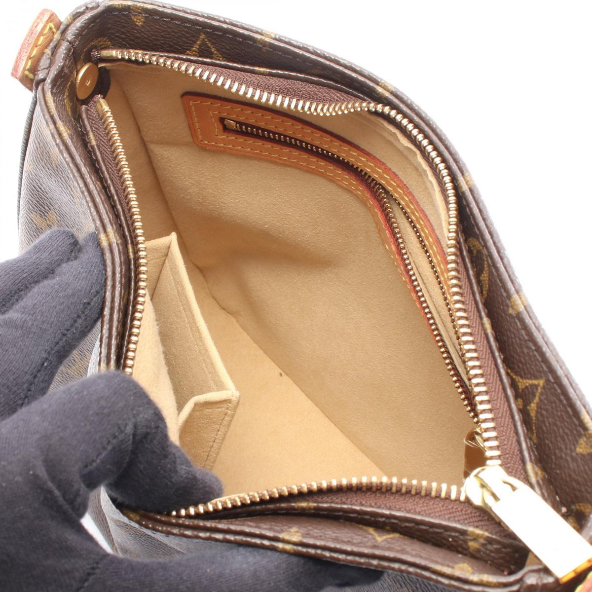 Louis Vuitton Looping MM · Monogram