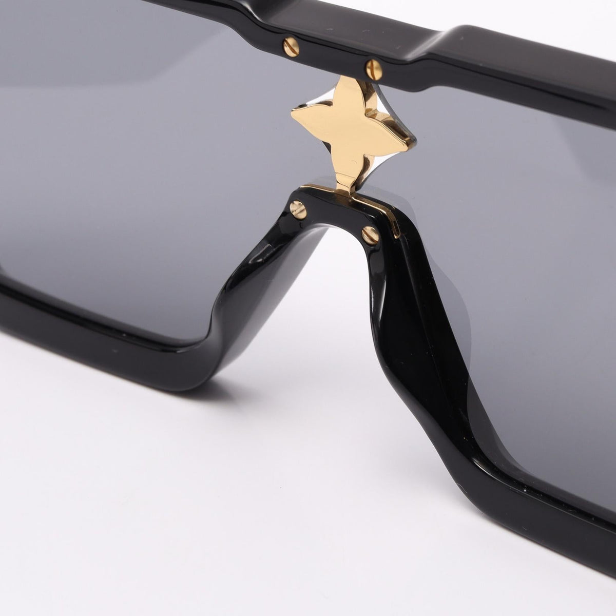 Louis Vuitton Cyclone · Square Sunglasses