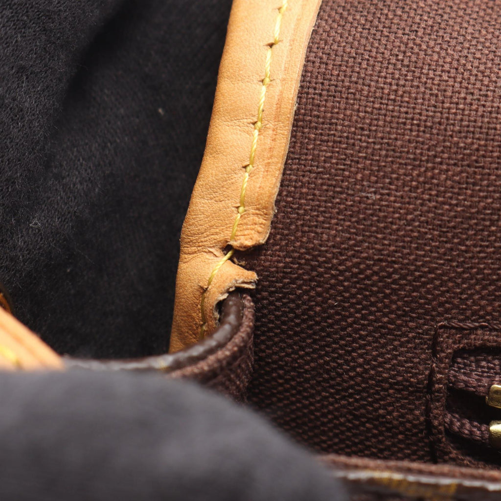 Louis Vuitton Menilmontant MM · Monogram
