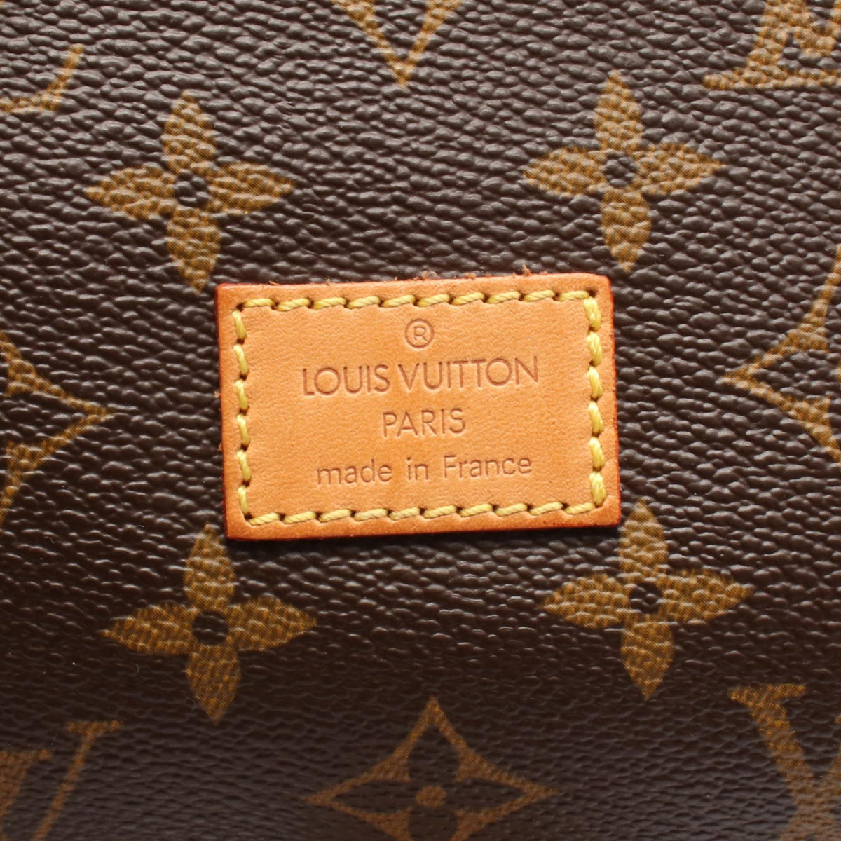 Louis Vuitton Saumur 30 · Monogram