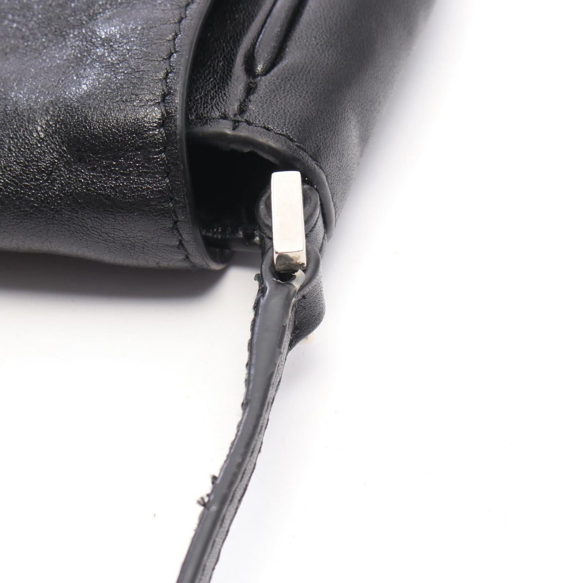 Balenciaga Grungy Messenger · Leather