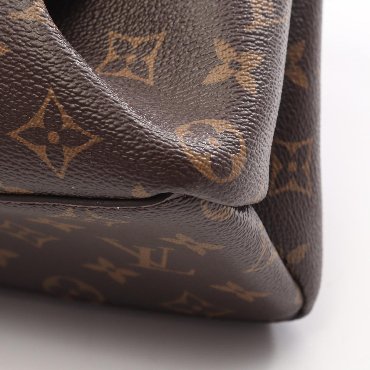 Louis Vuitton Rivoli PM · Monogram