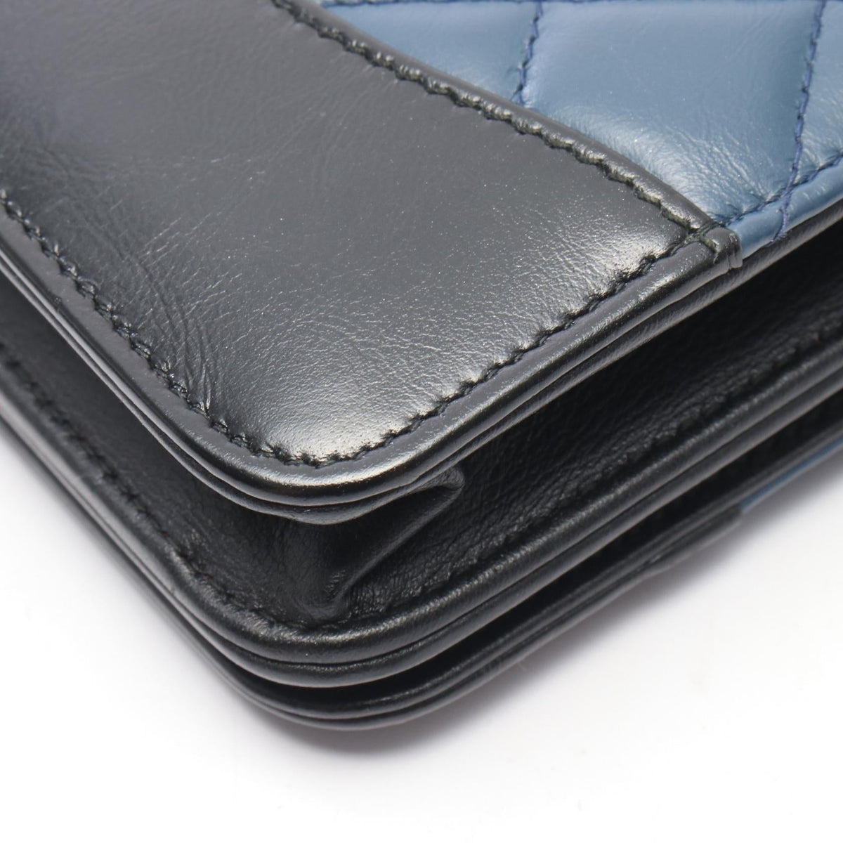 Chanel Matelassé · Bicolor Leather