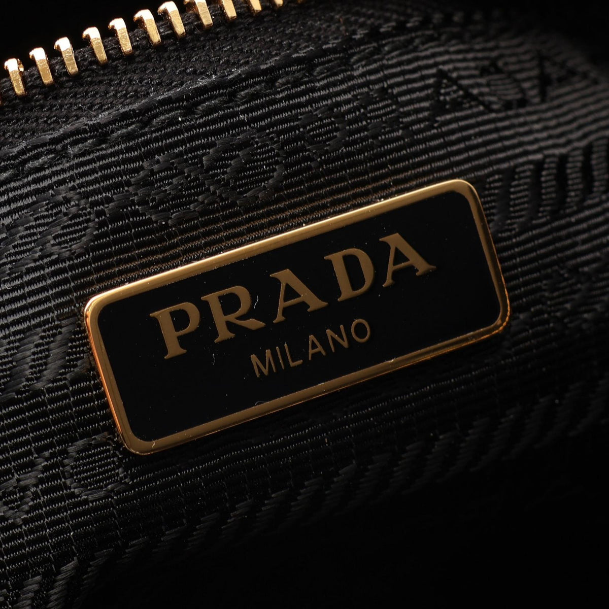 Prada Vit. Daino Soft · Leather