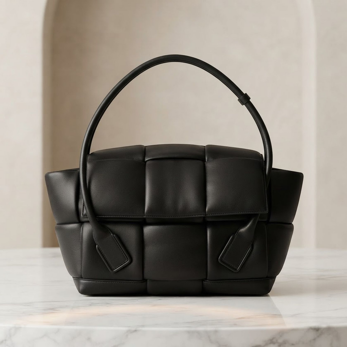 Bottega Veneta Arco Maxi · Intrecciato Leather