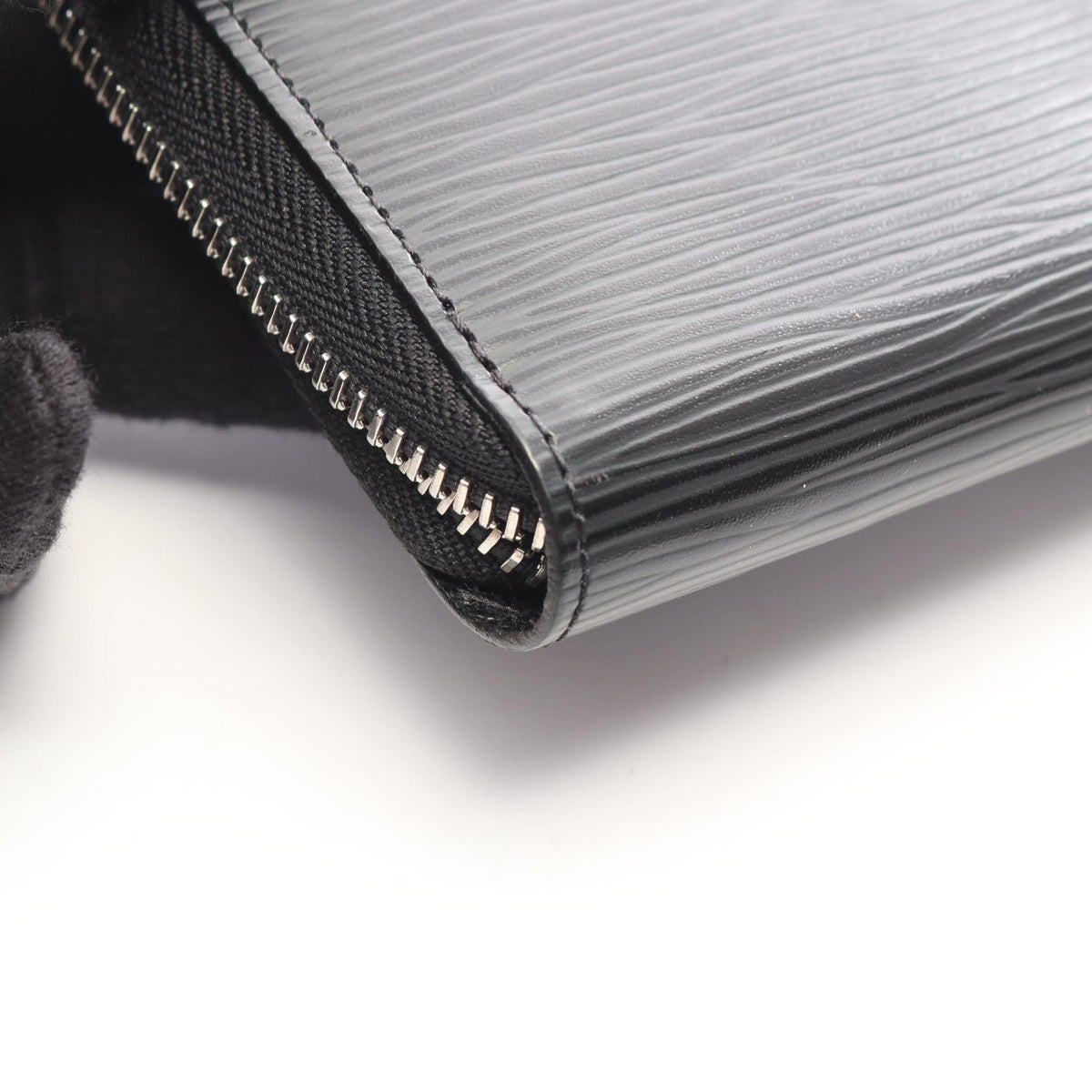 Louis Vuitton Zippy Wallet · Epi Leather