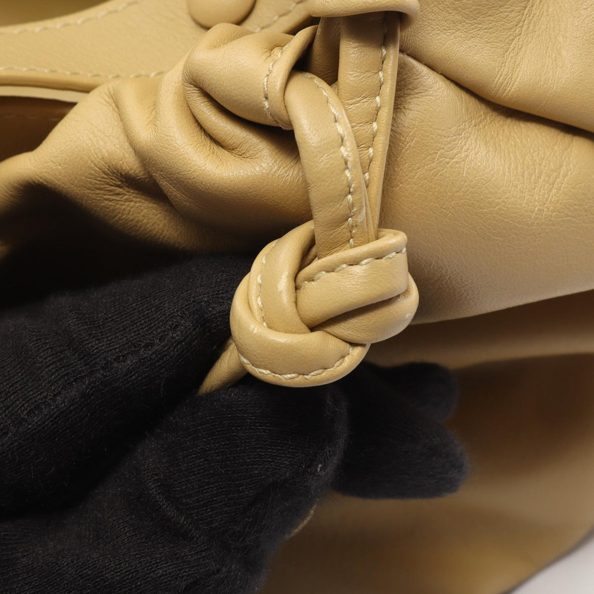 Bottega Veneta The Valve Medium