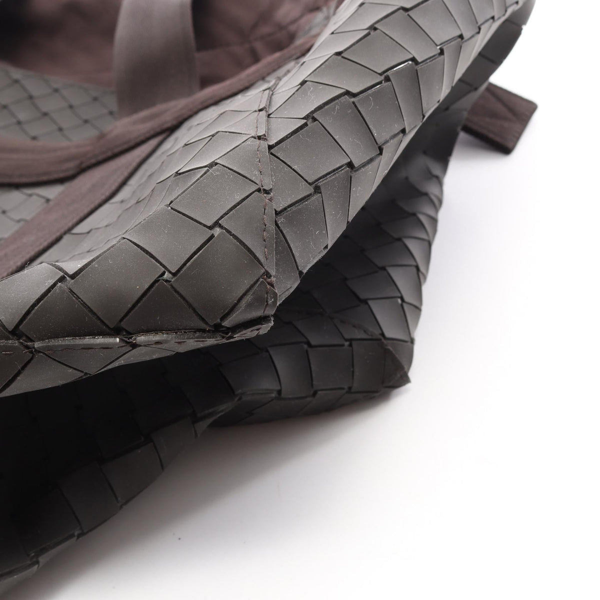 Bottega Veneta Intrecciato Scorpio · Rubber