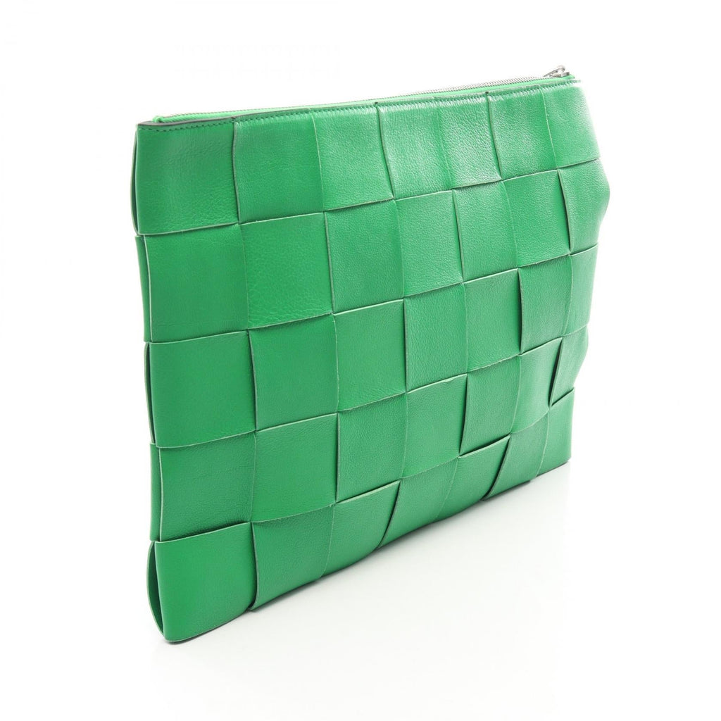 Bottega Veneta · Maxi Intrecciato Clutch
