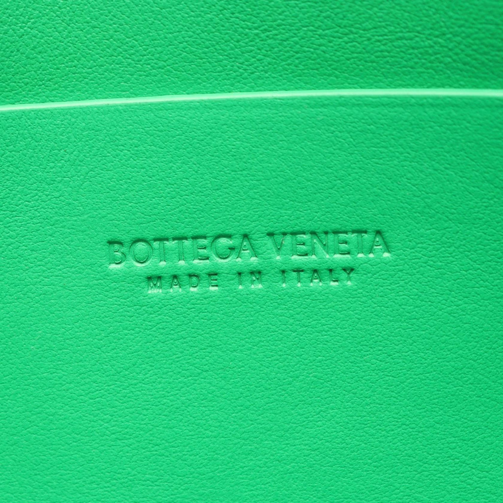 Bottega Veneta · Maxi Intrecciato Clutch