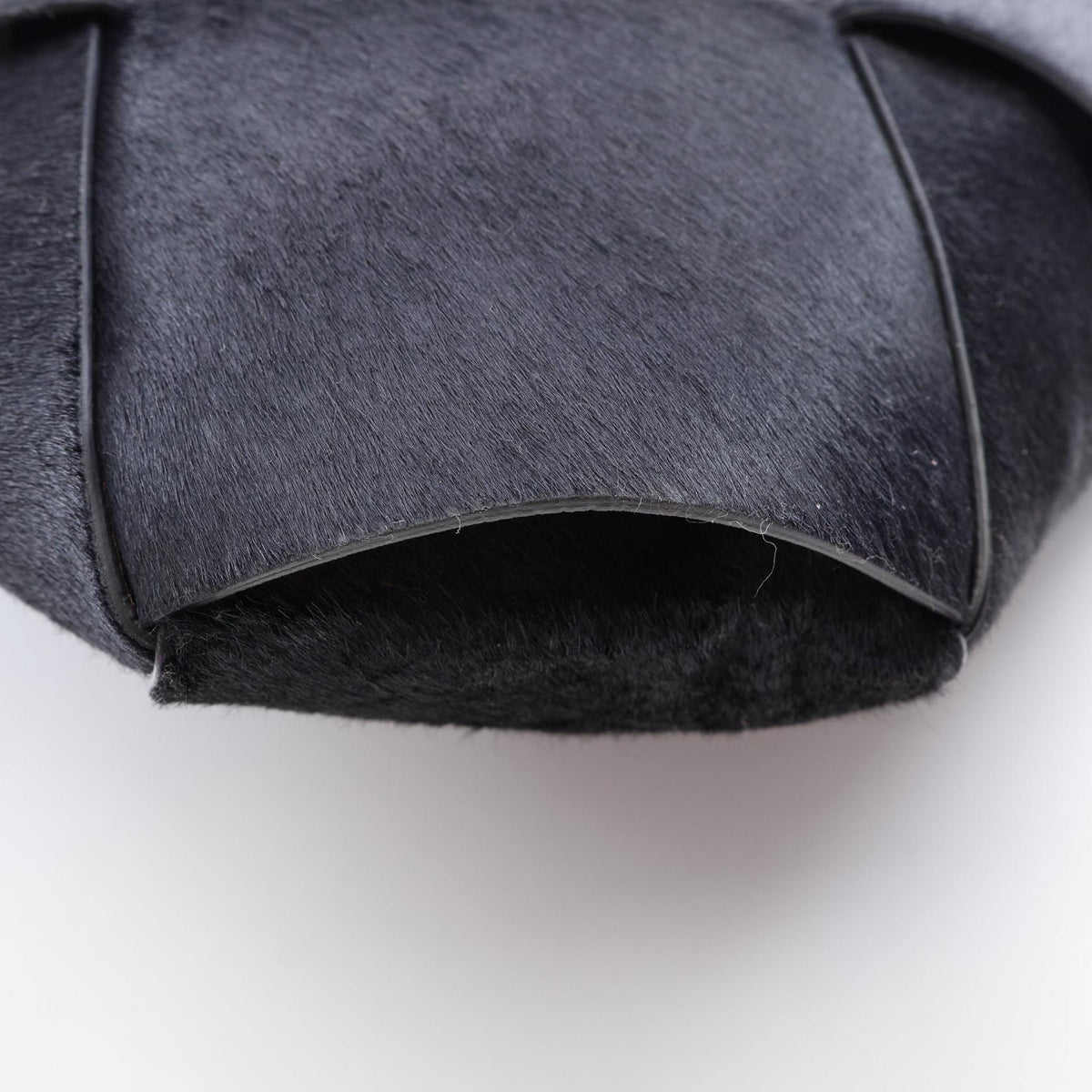BOTTEGA VENETA Maxi Intrecciato · Leather