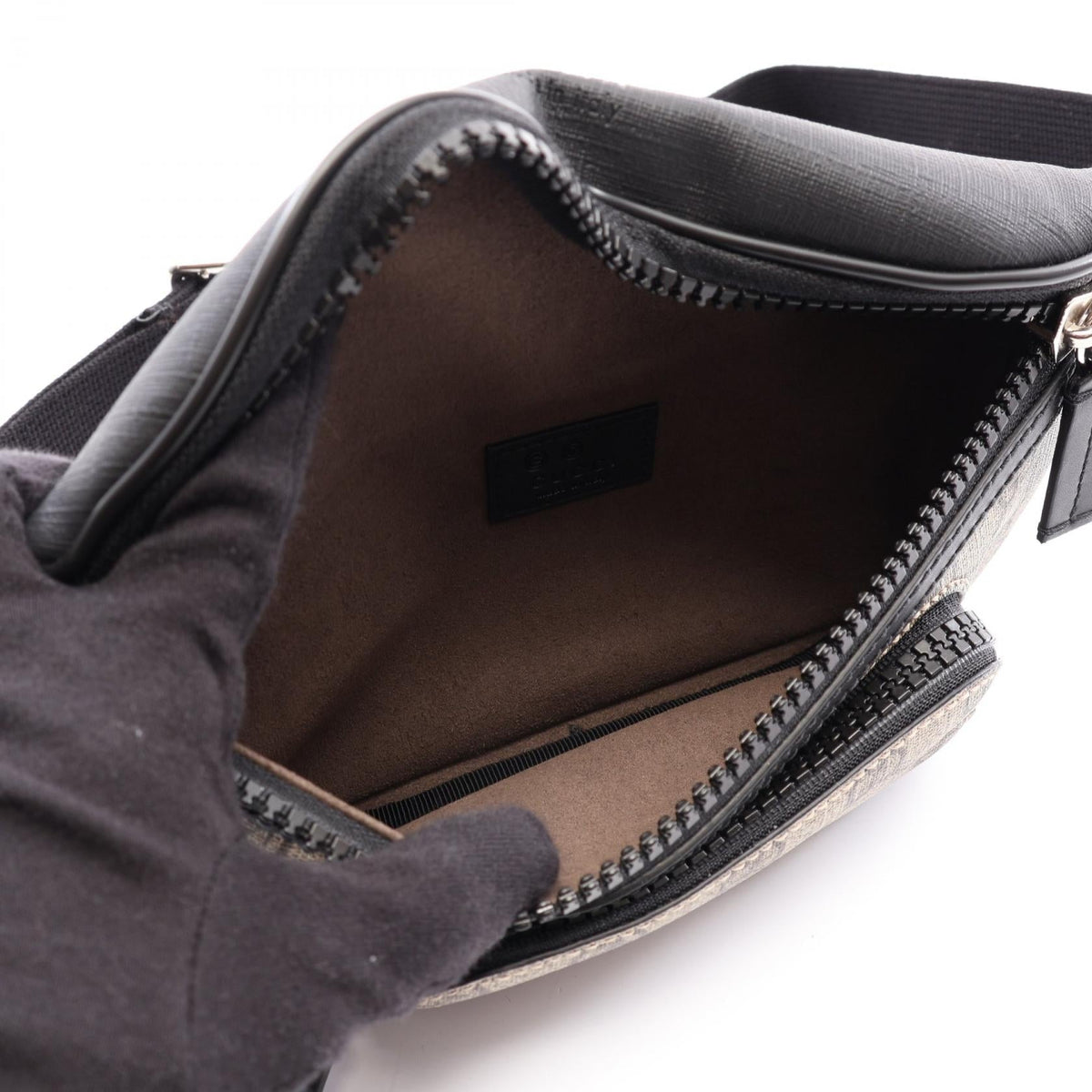 Gucci GG Supreme · Belt Bag