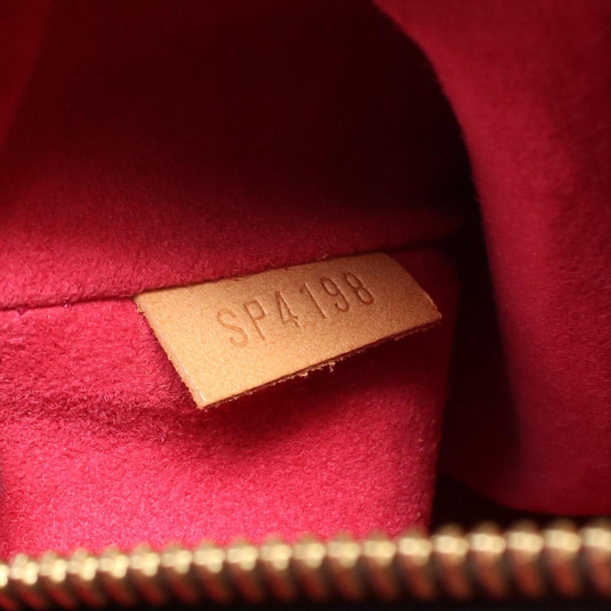 LOUIS VUITTON NeoNoe · Monogram Love Rock