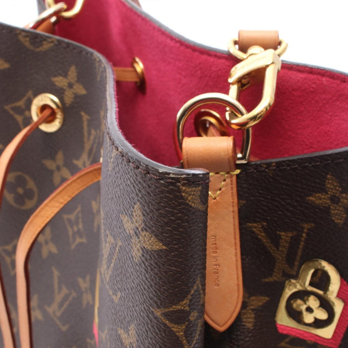 LOUIS VUITTON NeoNoe · Monogram Love Rock