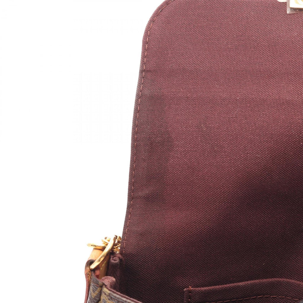 Louis Vuitton Favorite PM · Monogram