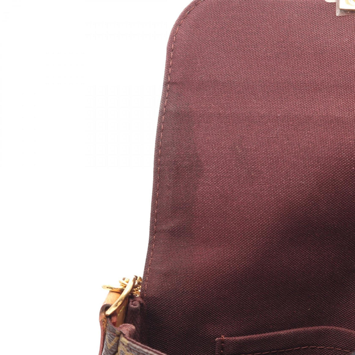 Louis Vuitton Favorite PM · Monogram
