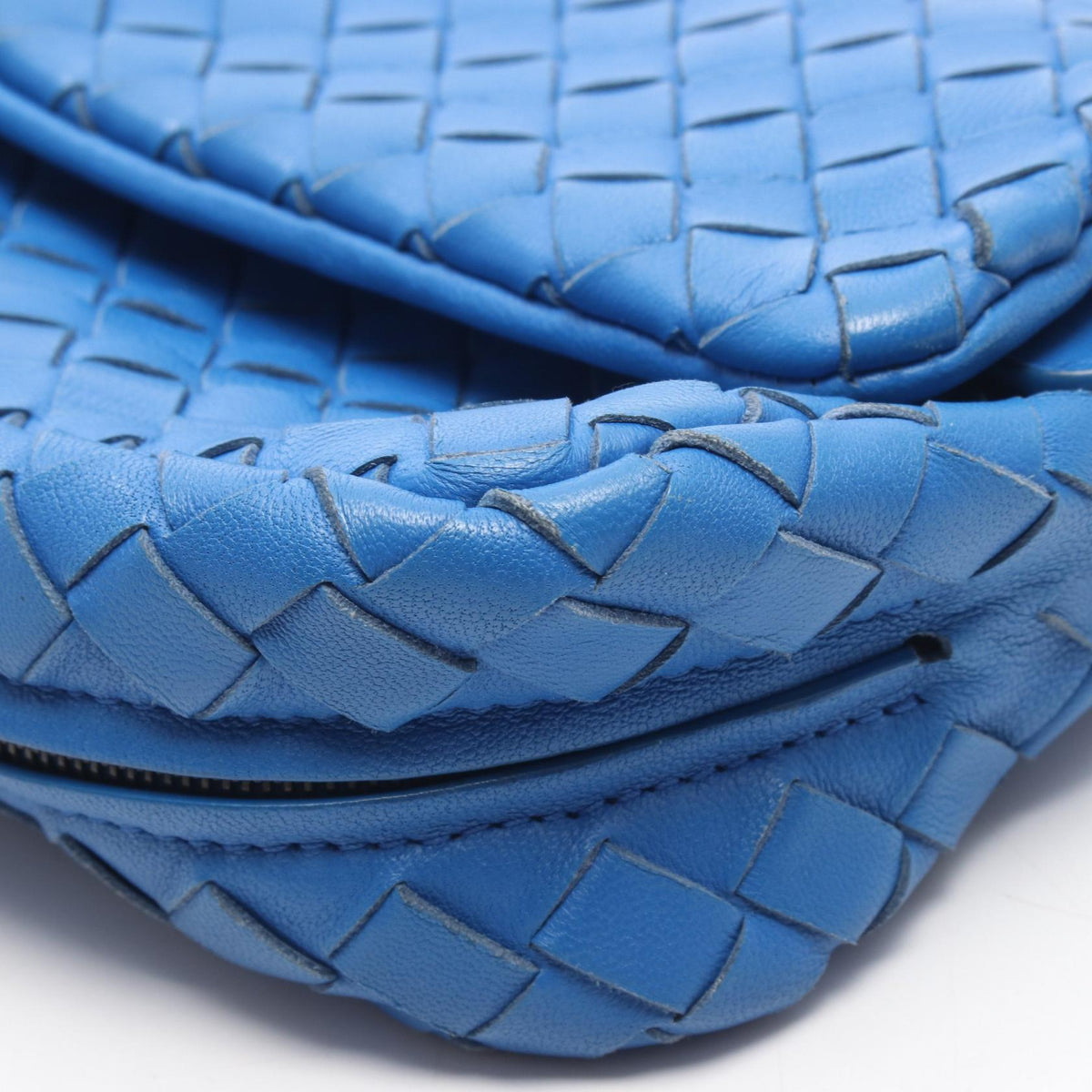 Bottega Veneta Intrecciato · Leather