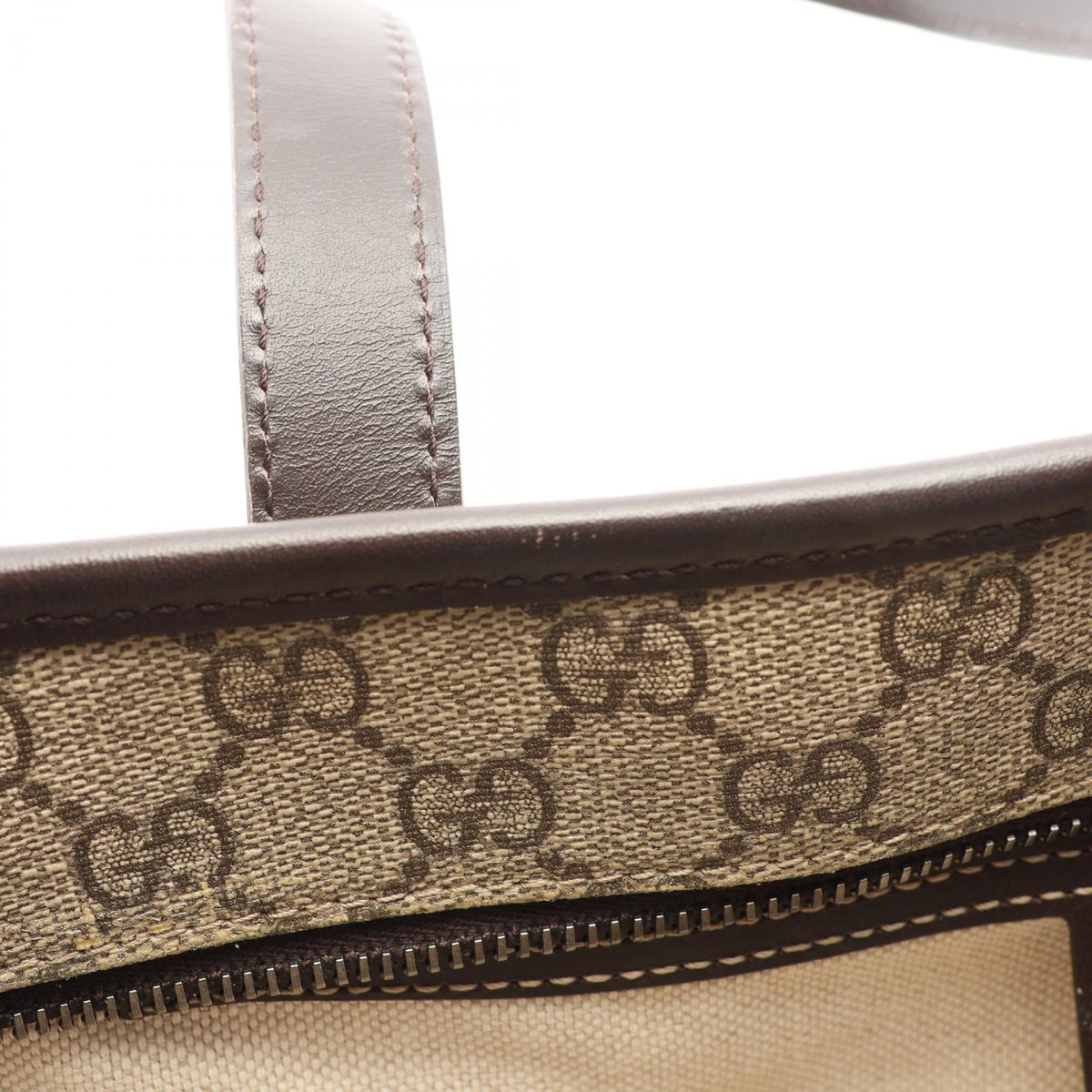 Gucci GG Supreme Tote · Coated Canvas