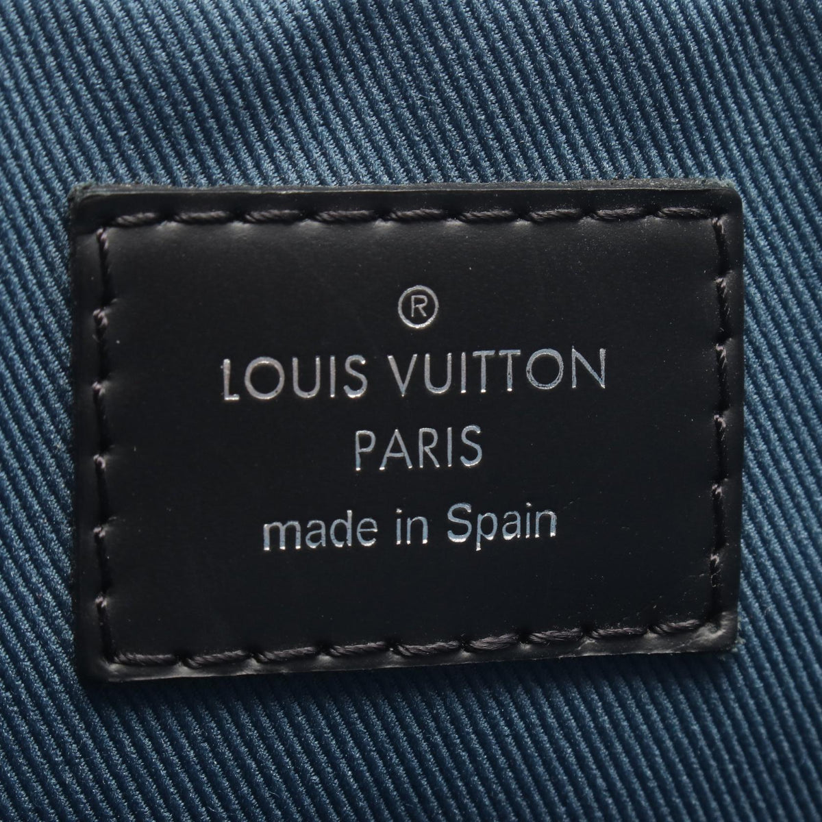 Louis Vuitton District PM · Damier Graphite