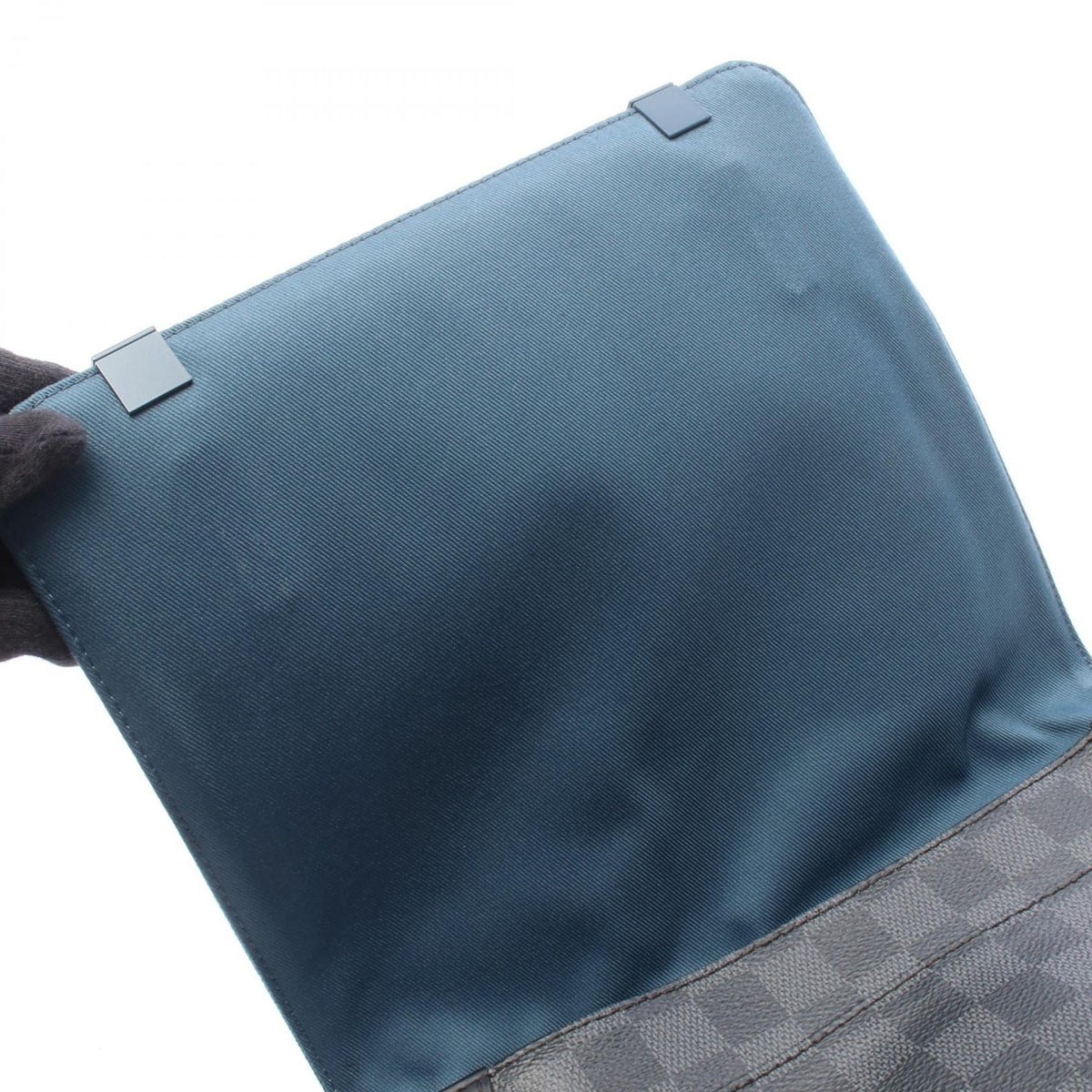 Louis Vuitton District PM · Damier Graphite