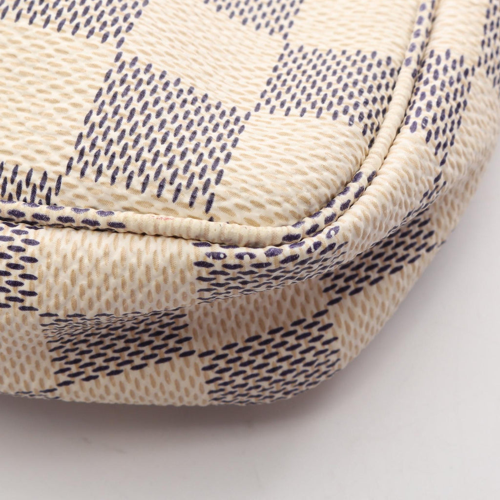 Louis Vuitton Damier Azur · Pochette