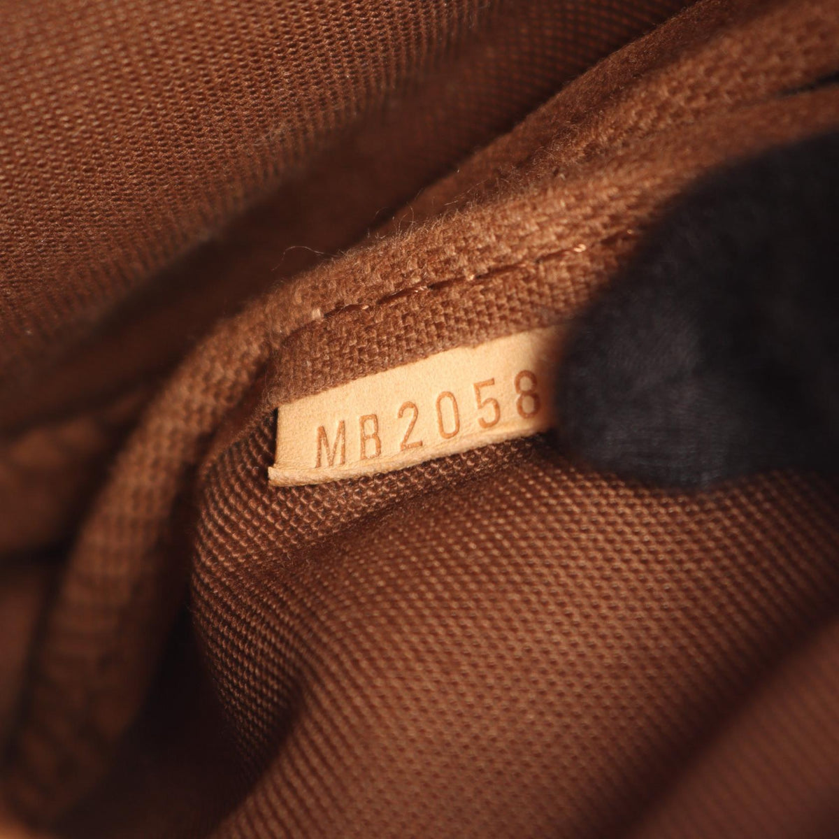 Louis Vuitton Saumur 30 · Monogram