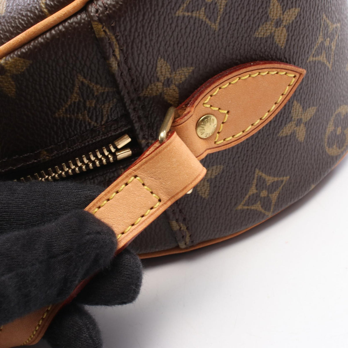 Louis Vuitton Blois · Monogram