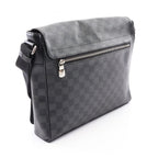 Louis Vuitton District MM · Damier Graphite