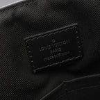 Louis Vuitton District MM · Damier Graphite