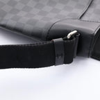 Louis Vuitton District MM · Damier Graphite